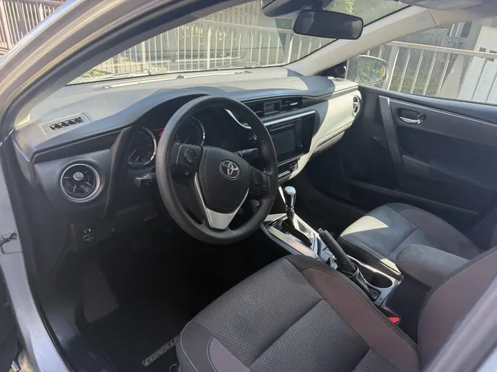 Toyota dashboard and front seats